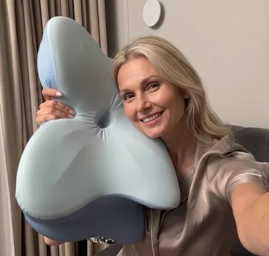 Customer with Derila Ergo pillow
